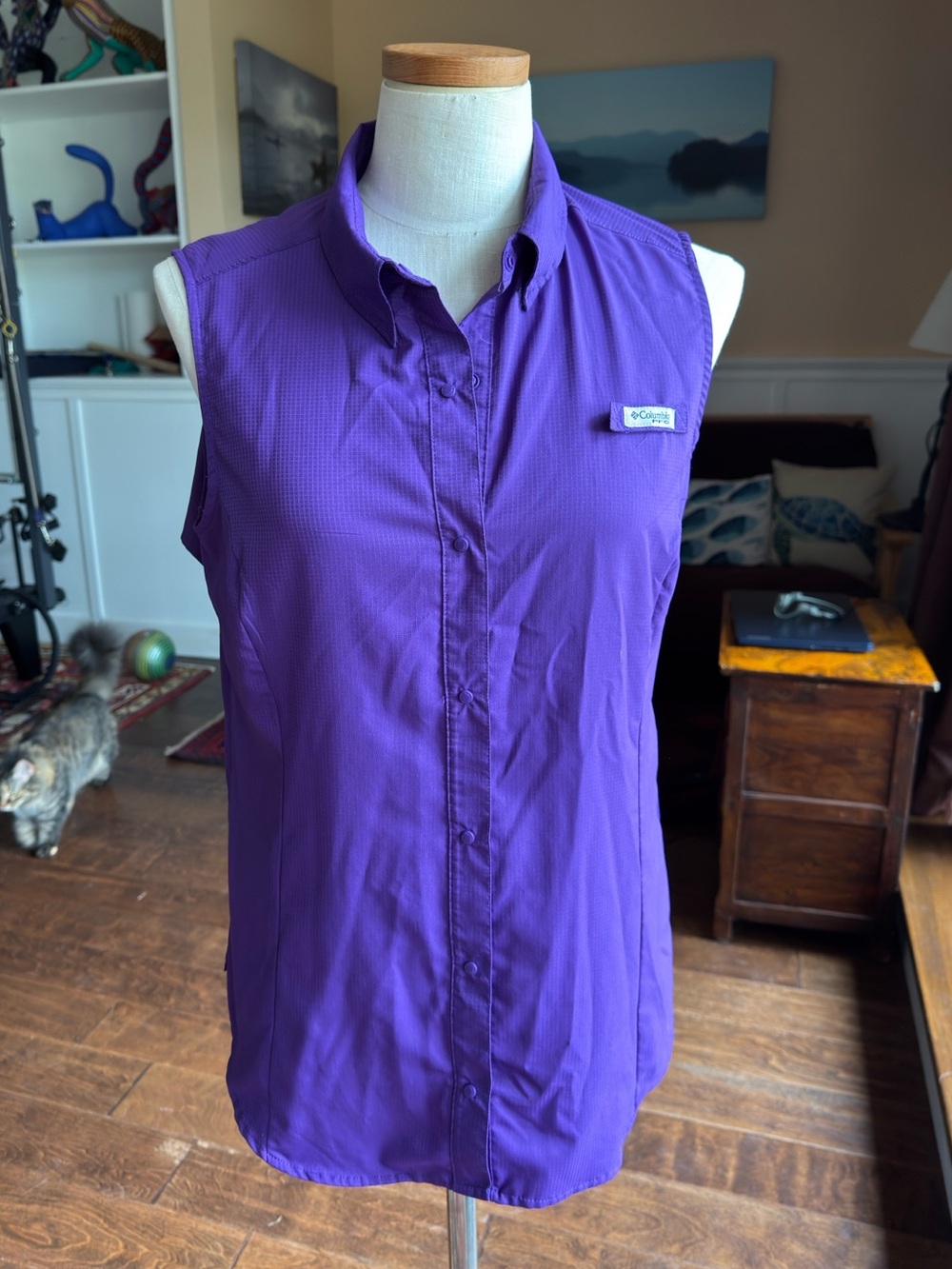 Columbia PFG sleeveless fishing shirt in royal purple, size L.